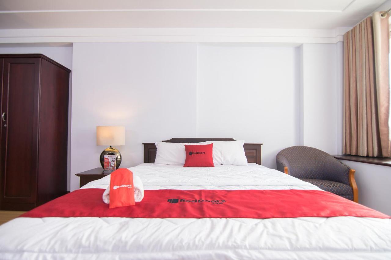 Reddoorz Near Hoa Lu Stadium Bandar Ho Chi Minh Luaran gambar