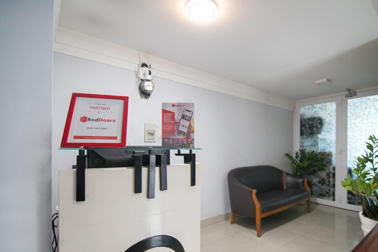 Reddoorz Near Hoa Lu Stadium Bandar Ho Chi Minh Luaran gambar